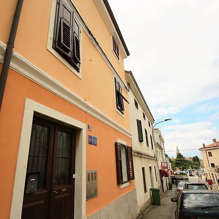 Old Town Rooms And Apartment โปเรช ภายนอก รูปภาพ