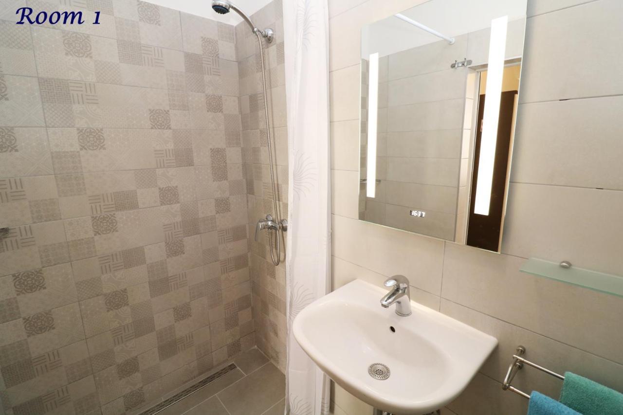Old Town Rooms And Apartment โปเรช ภายนอก รูปภาพ