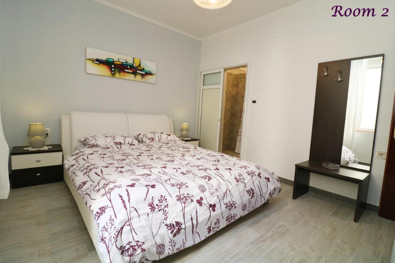 Old Town Rooms And Apartment โปเรช ภายนอก รูปภาพ