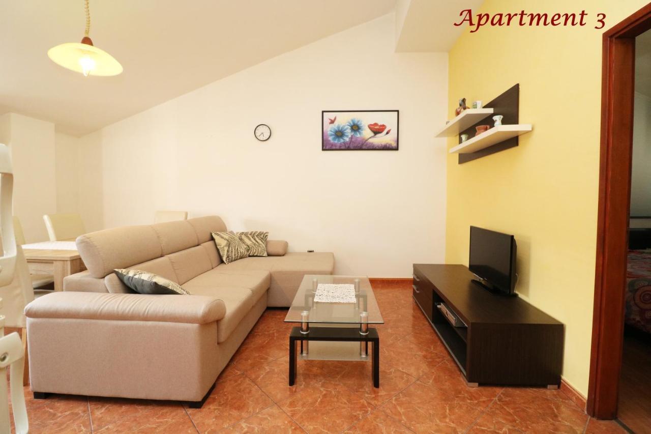 Old Town Rooms And Apartment โปเรช ภายนอก รูปภาพ